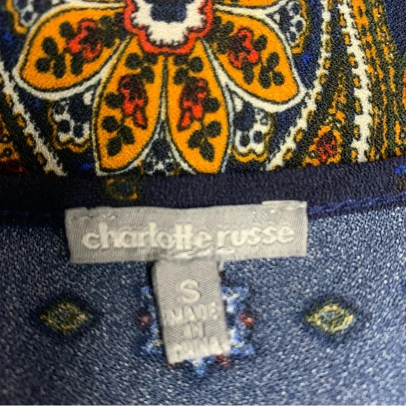 Charlotte Russe blue top size small bell sleeves crochet shouldera/arms - Picture 6 of 9